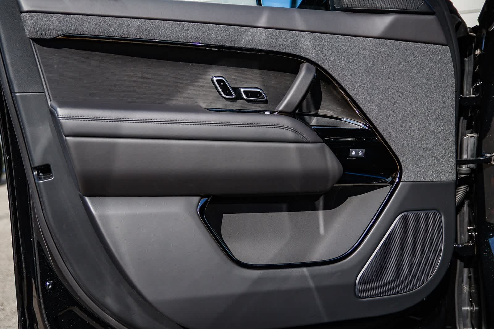 Thumbnail: 2026 Land Rover Range Rover Sport - 21