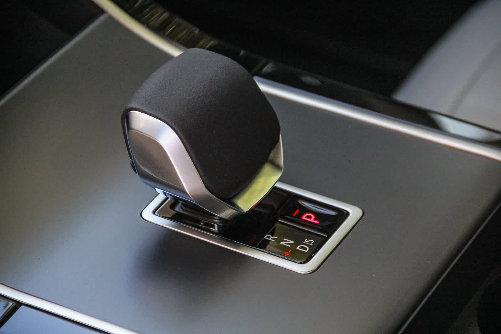 Thumbnail: 2026 Land Rover Range Rover Evoque - 19