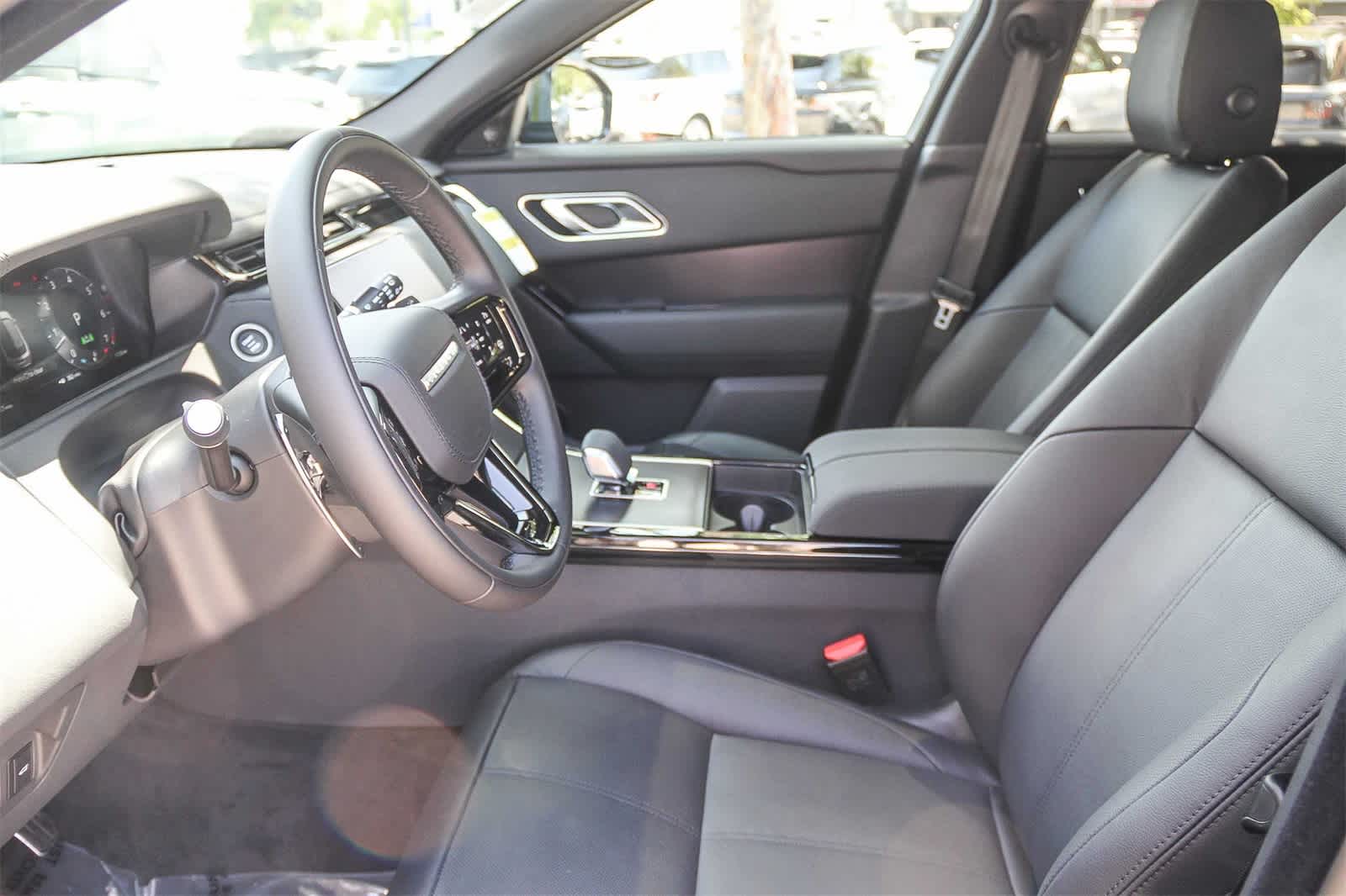 Thumbnail: 2026 Land Rover Range Rover Velar - 20