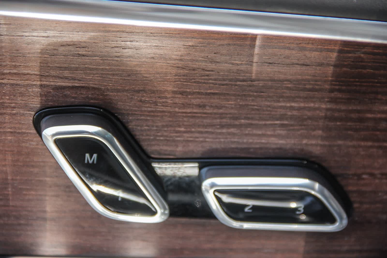 Thumbnail: 2023 Land Rover Range Rover - 19