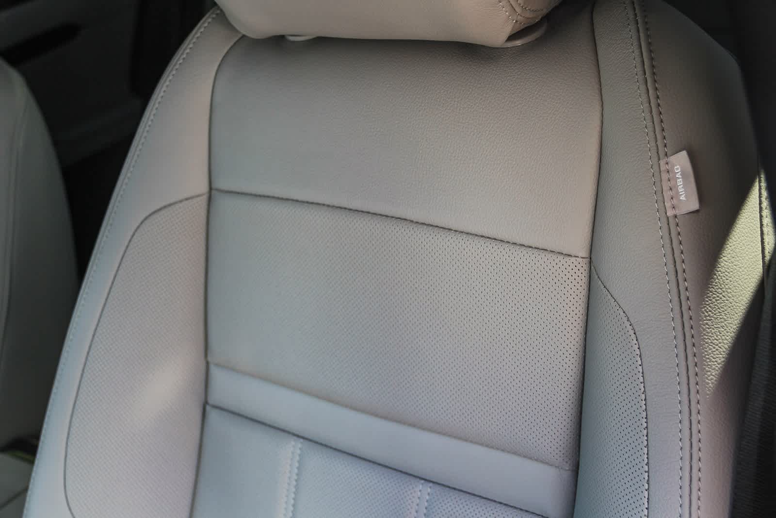 Thumbnail: 2026 Land Rover Range Rover Evoque - 24