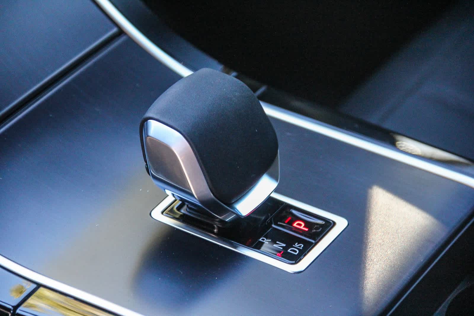 Thumbnail: 2026 Land Rover Range Rover Velar - 19