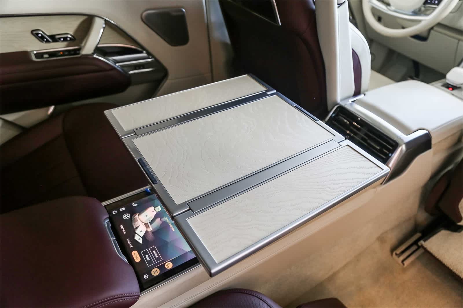 Thumbnail: 2024 Land Rover Range Rover - 19