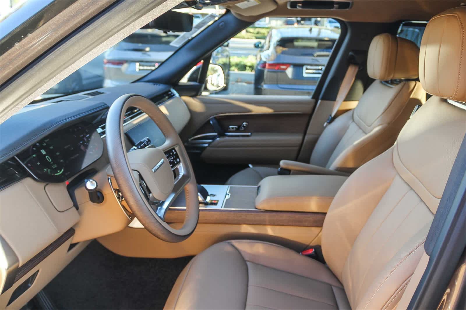 Thumbnail: 2025 Land Rover Range Rover - 16