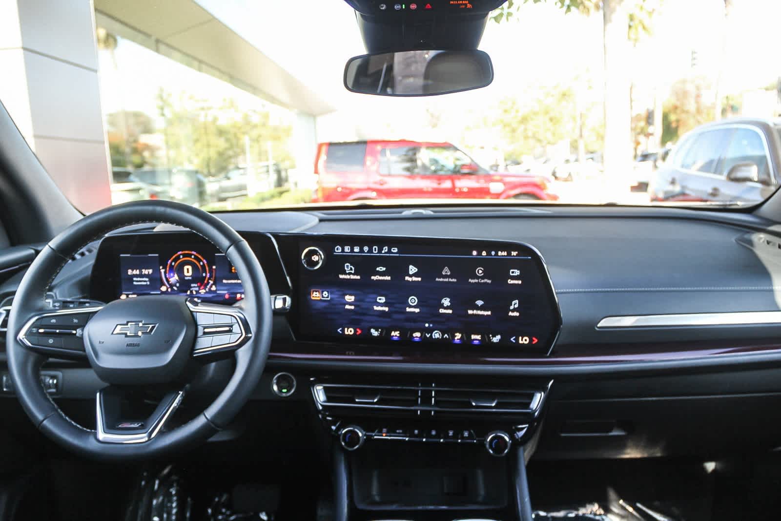 Thumbnail: 2025 Chevrolet Traverse - 12