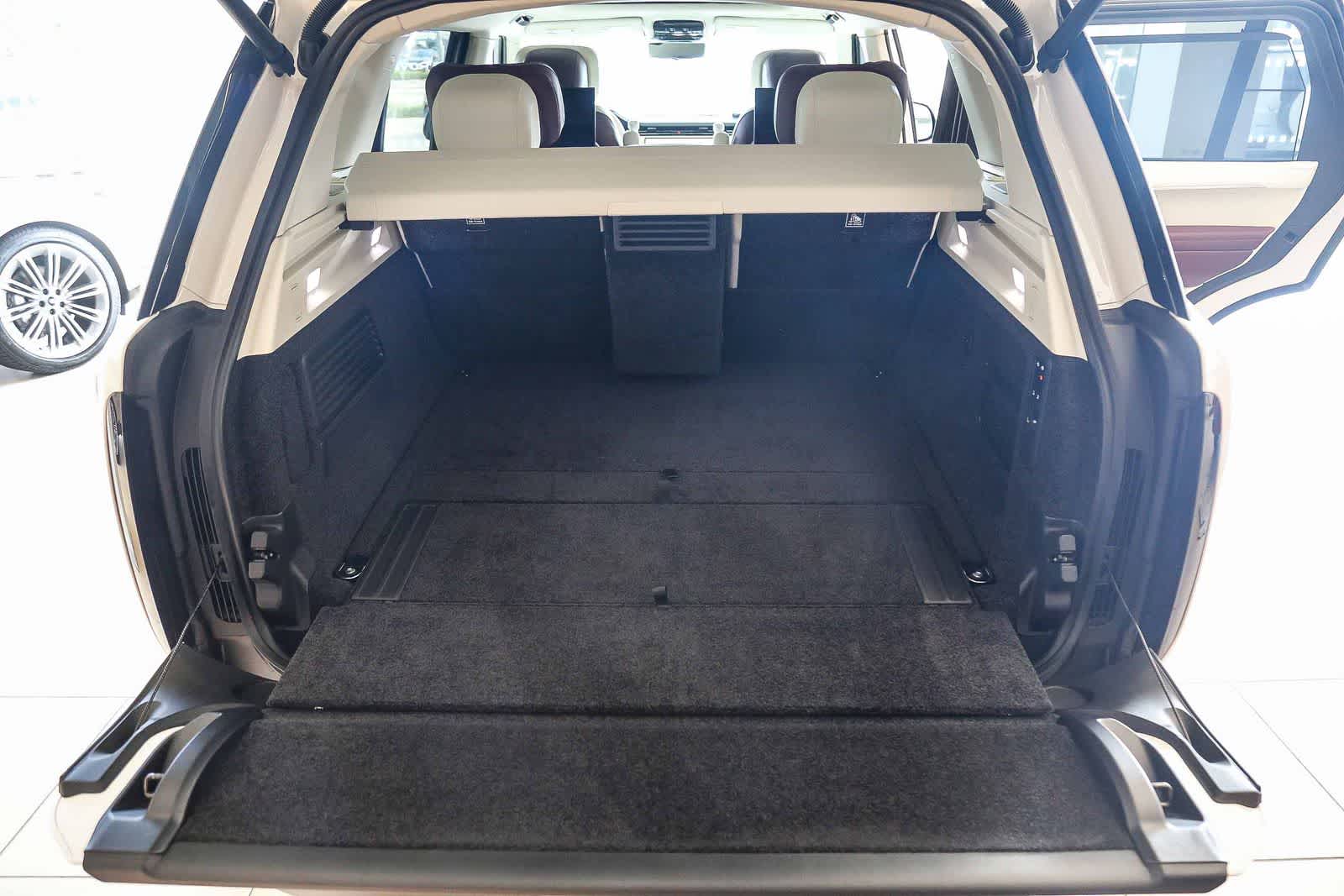 Thumbnail: 2024 Land Rover Range Rover - 42