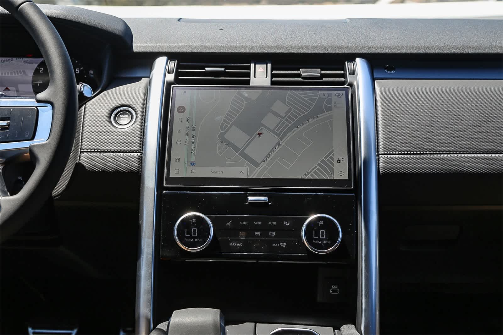 Thumbnail: 2025 Land Rover Discovery - 13