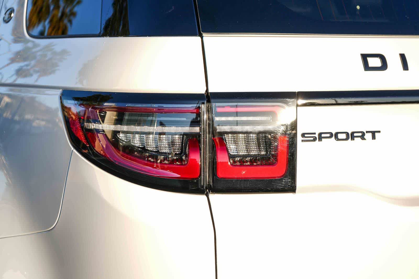 Thumbnail: 2026 Land Rover Discovery Sport - 7