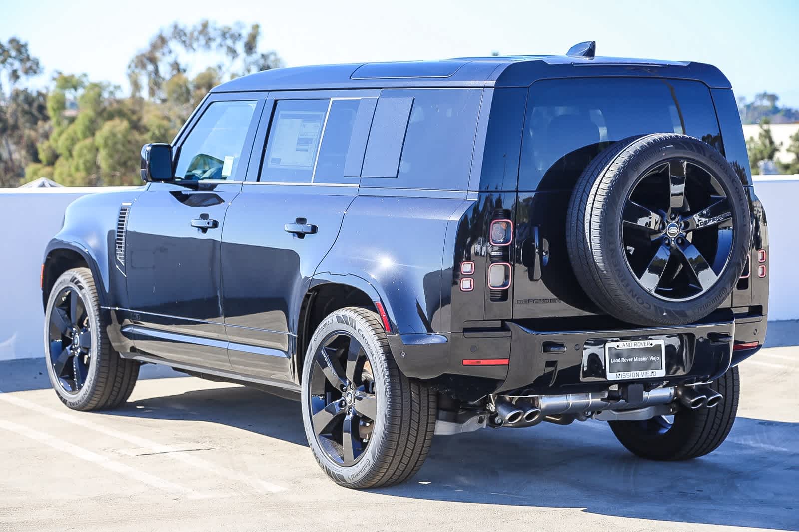 Thumbnail: 2025 Land Rover Defender - 6