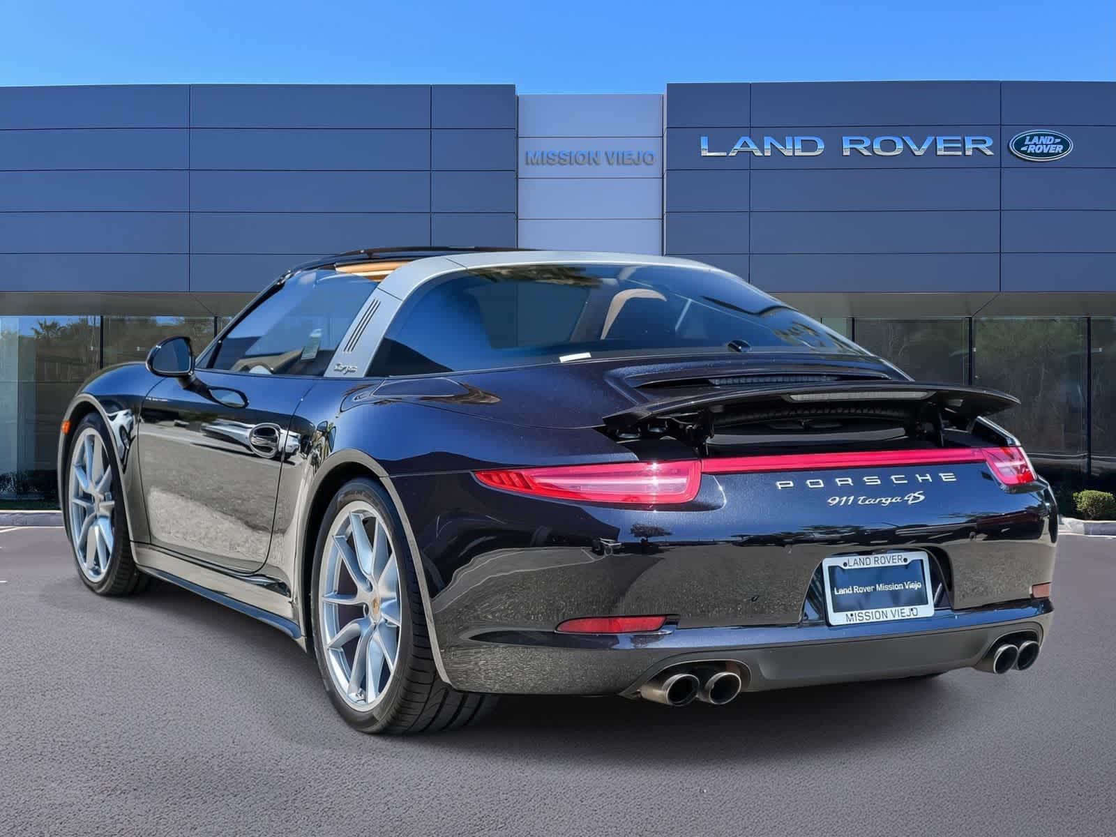 Thumbnail: 2015 Porsche 911 - 2