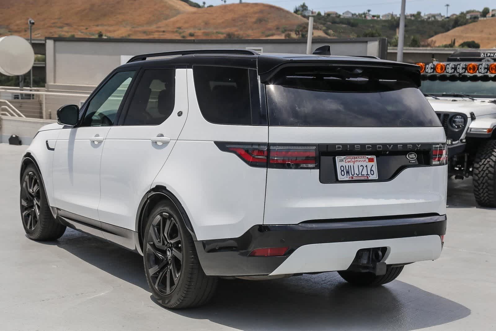 Thumbnail: 2021 Land Rover Discovery - 6