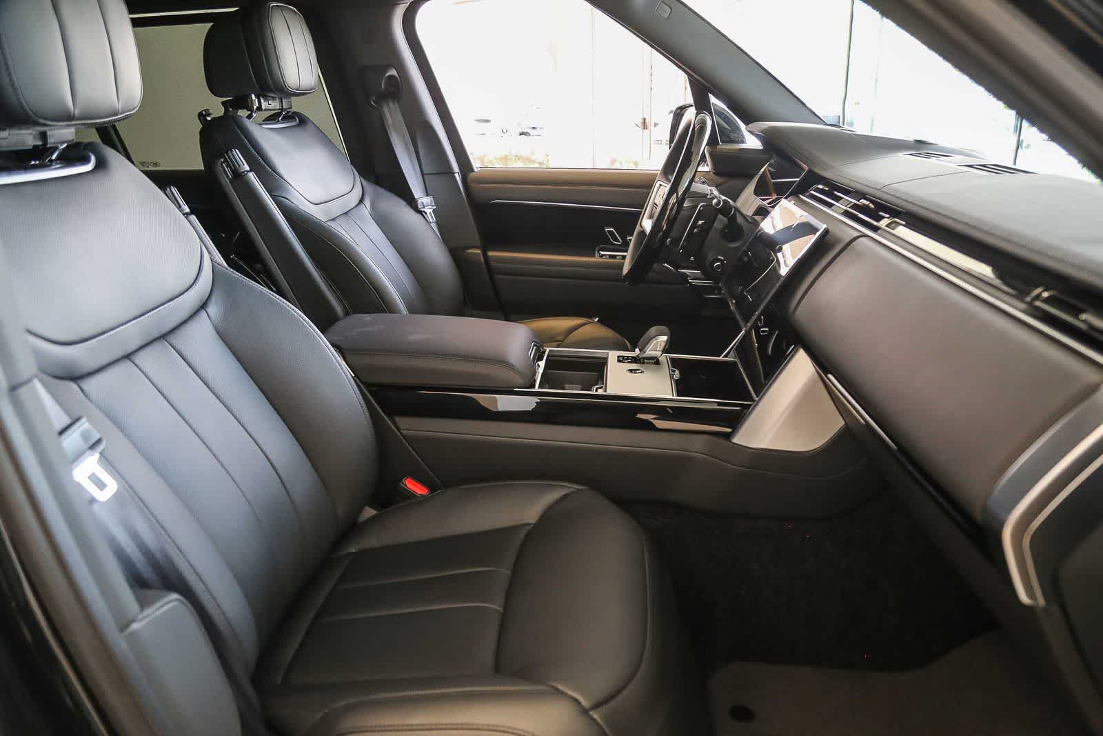 Thumbnail: 2026 Land Rover Range Rover - 17