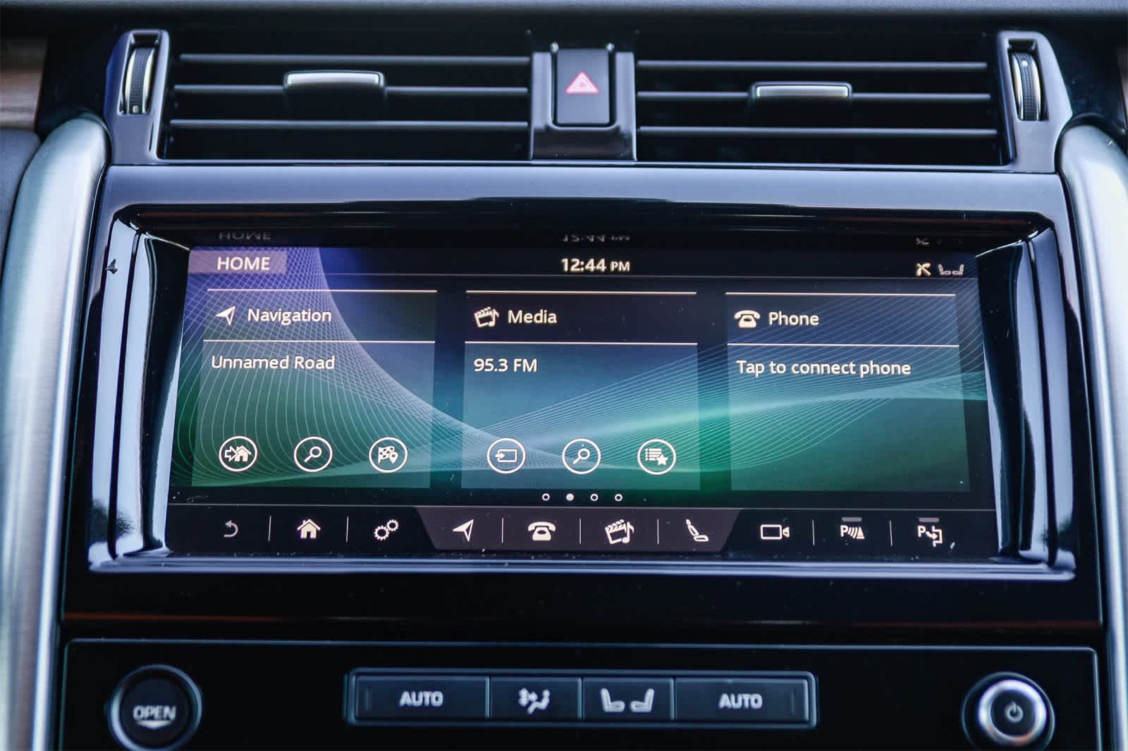 Thumbnail: 2020 Land Rover Discovery - 14