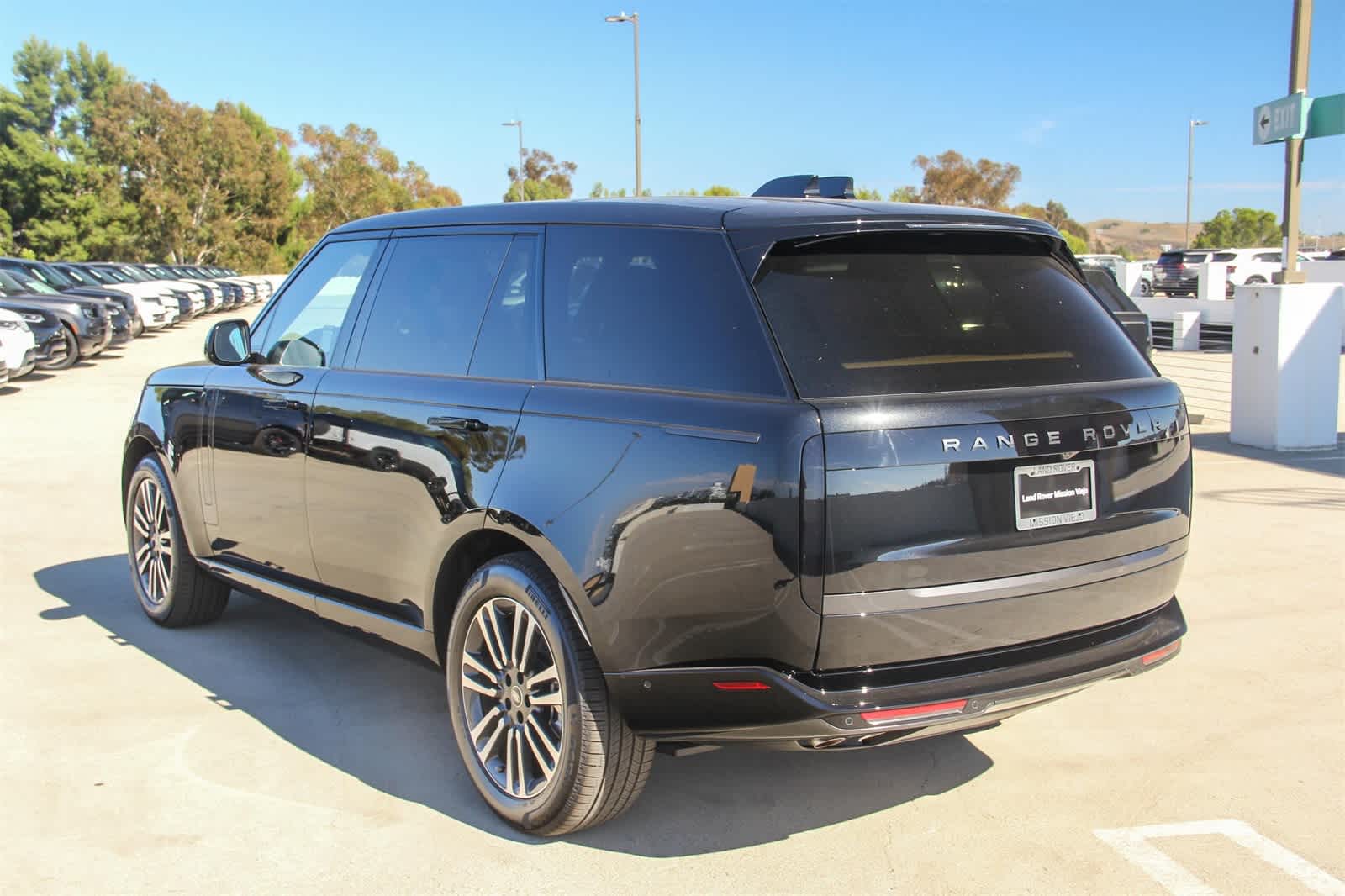 Thumbnail: 2025 Land Rover Range Rover - 4
