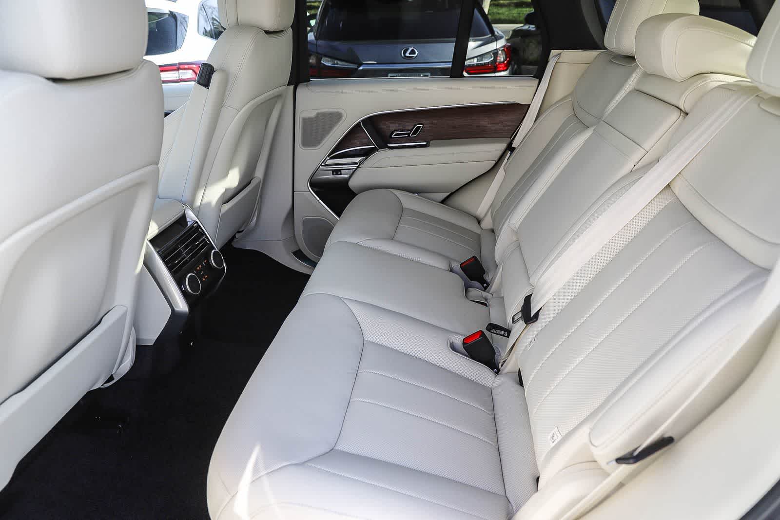 Thumbnail: 2026 Land Rover Range Rover - 16