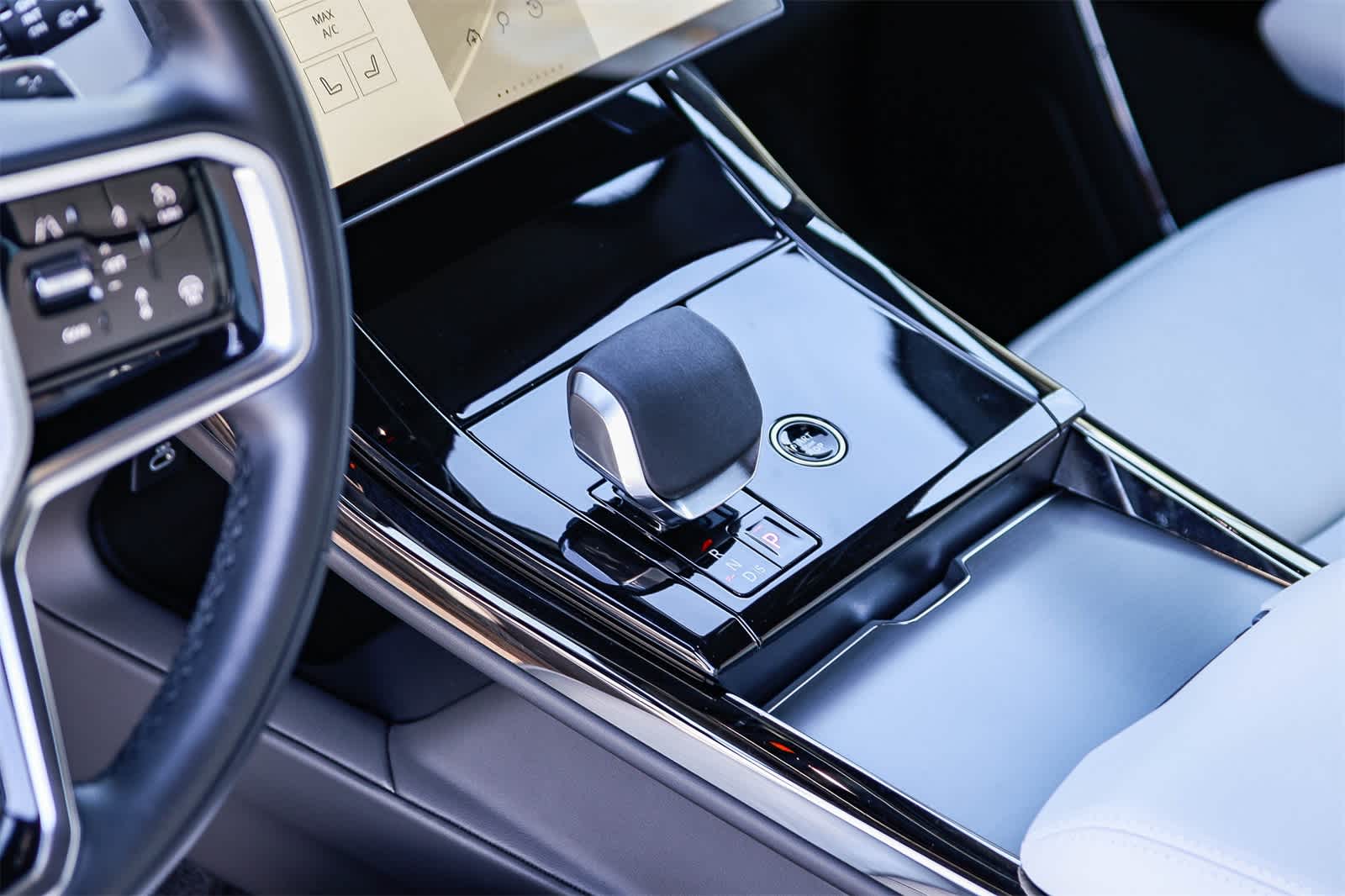 Thumbnail: 2025 Land Rover Range Rover Sport - 20