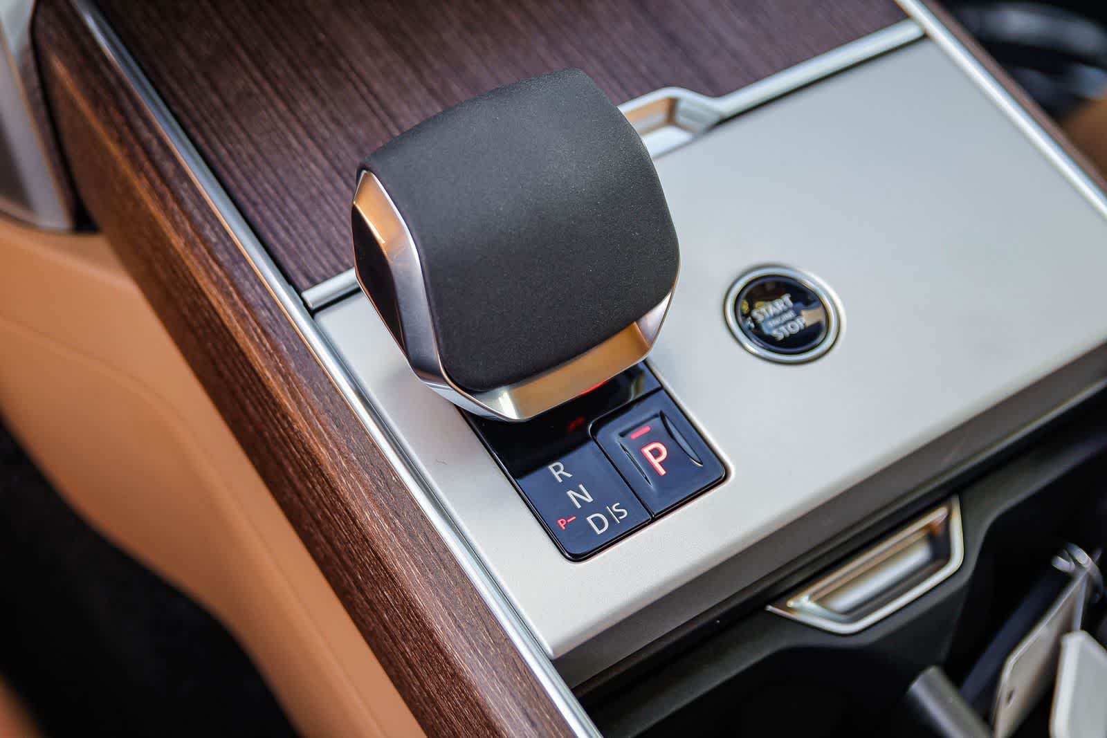 Thumbnail: 2026 Land Rover Range Rover - 15
