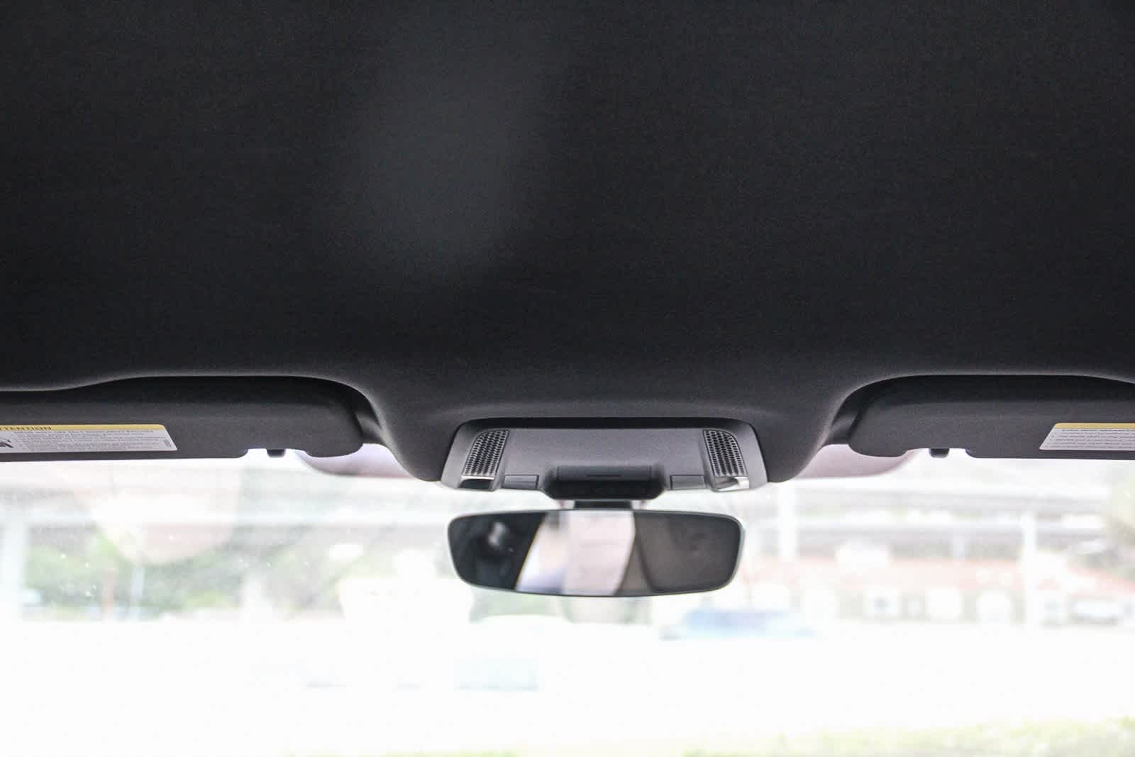 Thumbnail: 2025 Porsche Taycan - 13