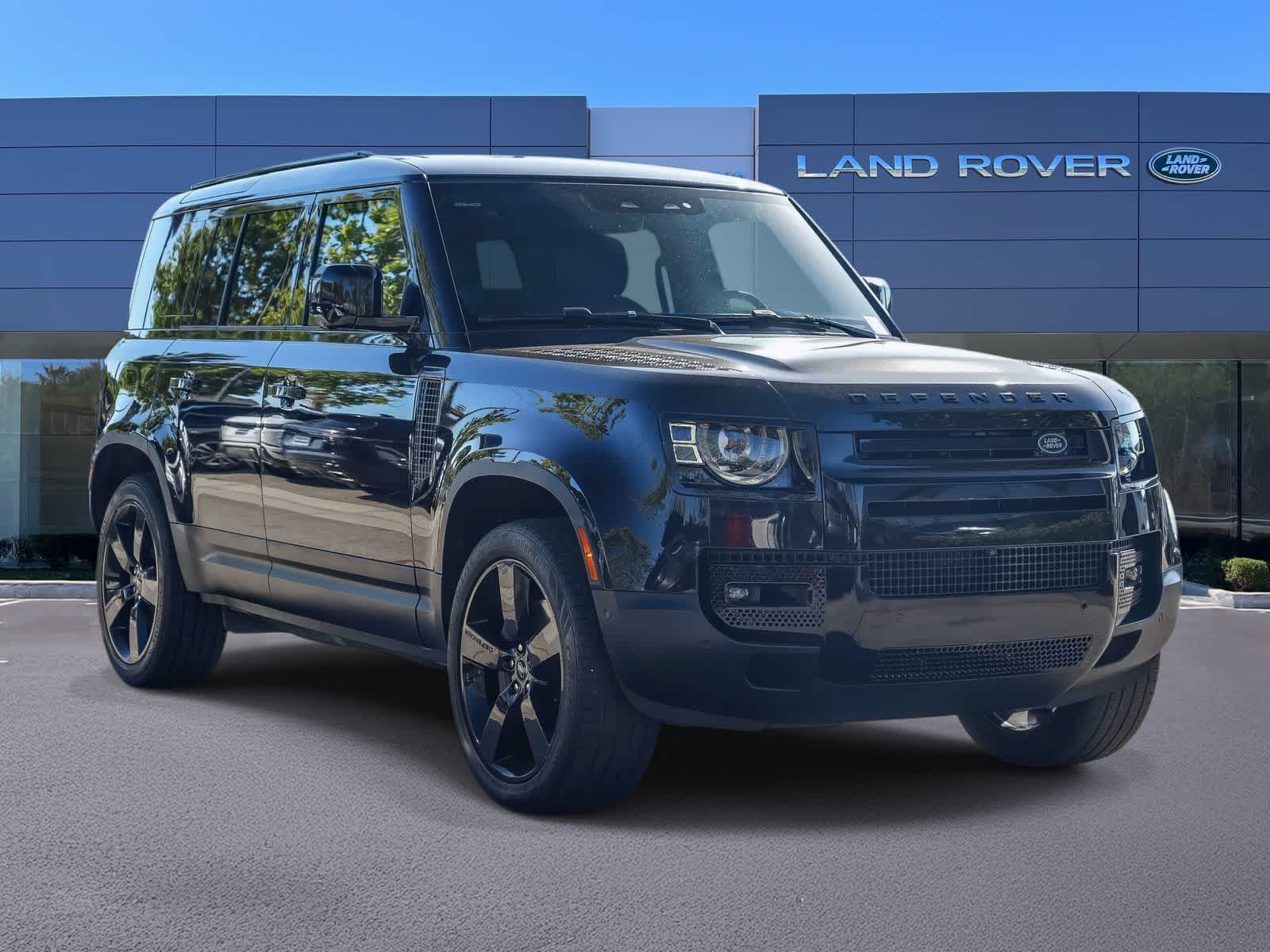 Thumbnail: 2023 Land Rover Defender - 3