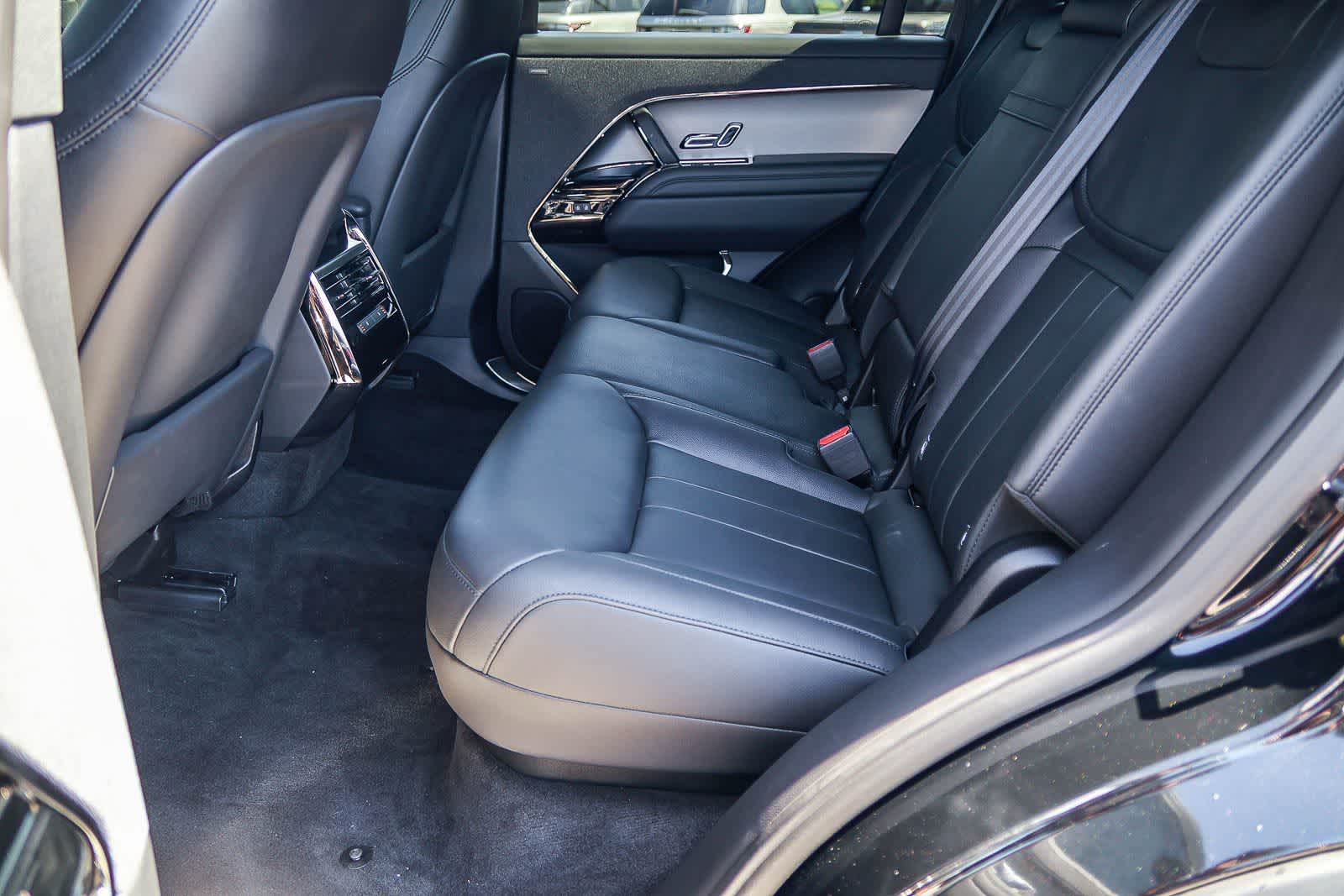 Thumbnail: 2025 Land Rover Range Rover Sport - 18