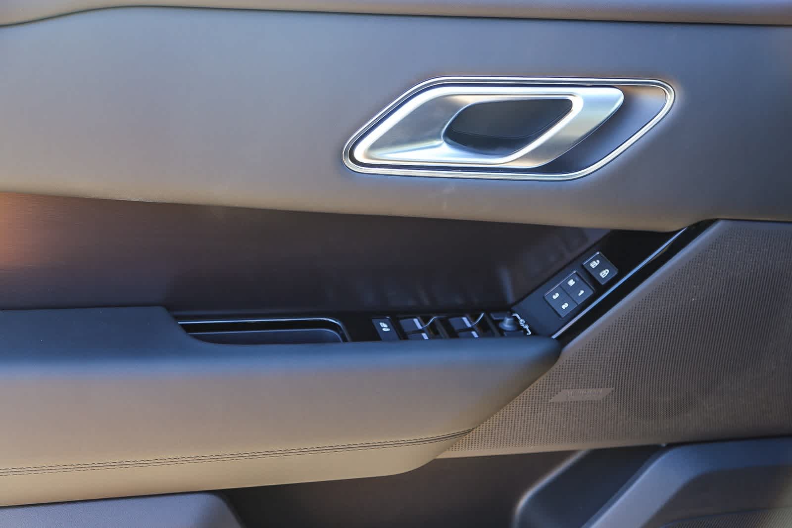 Thumbnail: 2026 Land Rover Range Rover Velar - 20