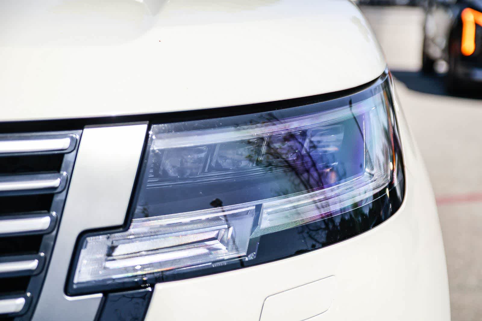 Thumbnail: 2024 Land Rover Range Rover - 10