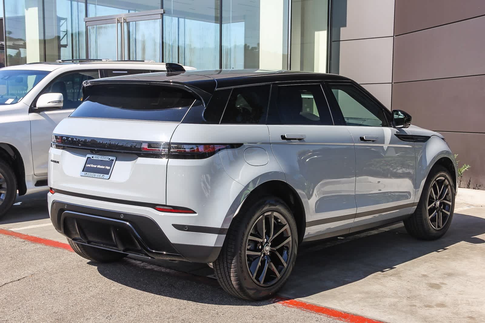 Thumbnail: 2026 Land Rover Range Rover Evoque - 7