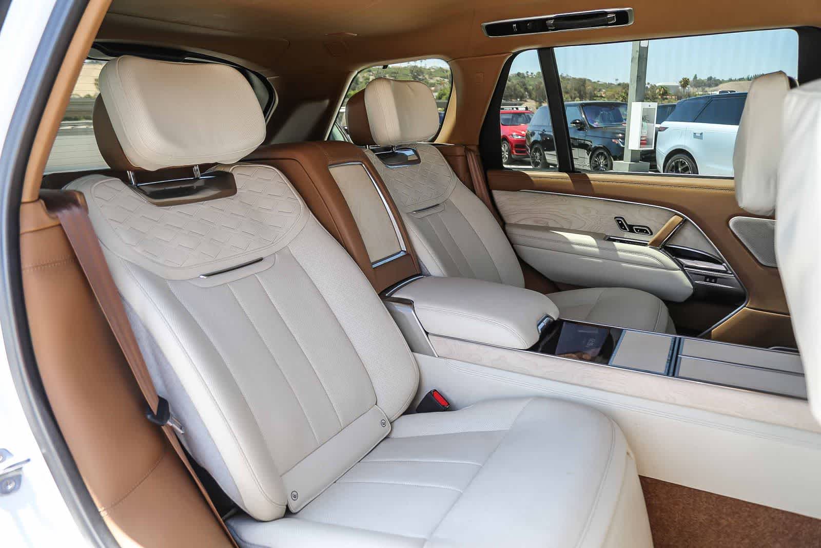 Thumbnail: 2023 Land Rover Range Rover - 18