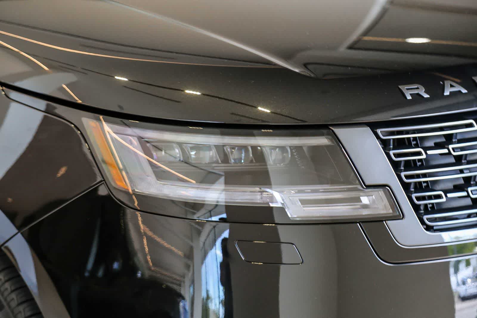 Thumbnail: 2026 Land Rover Range Rover - 9