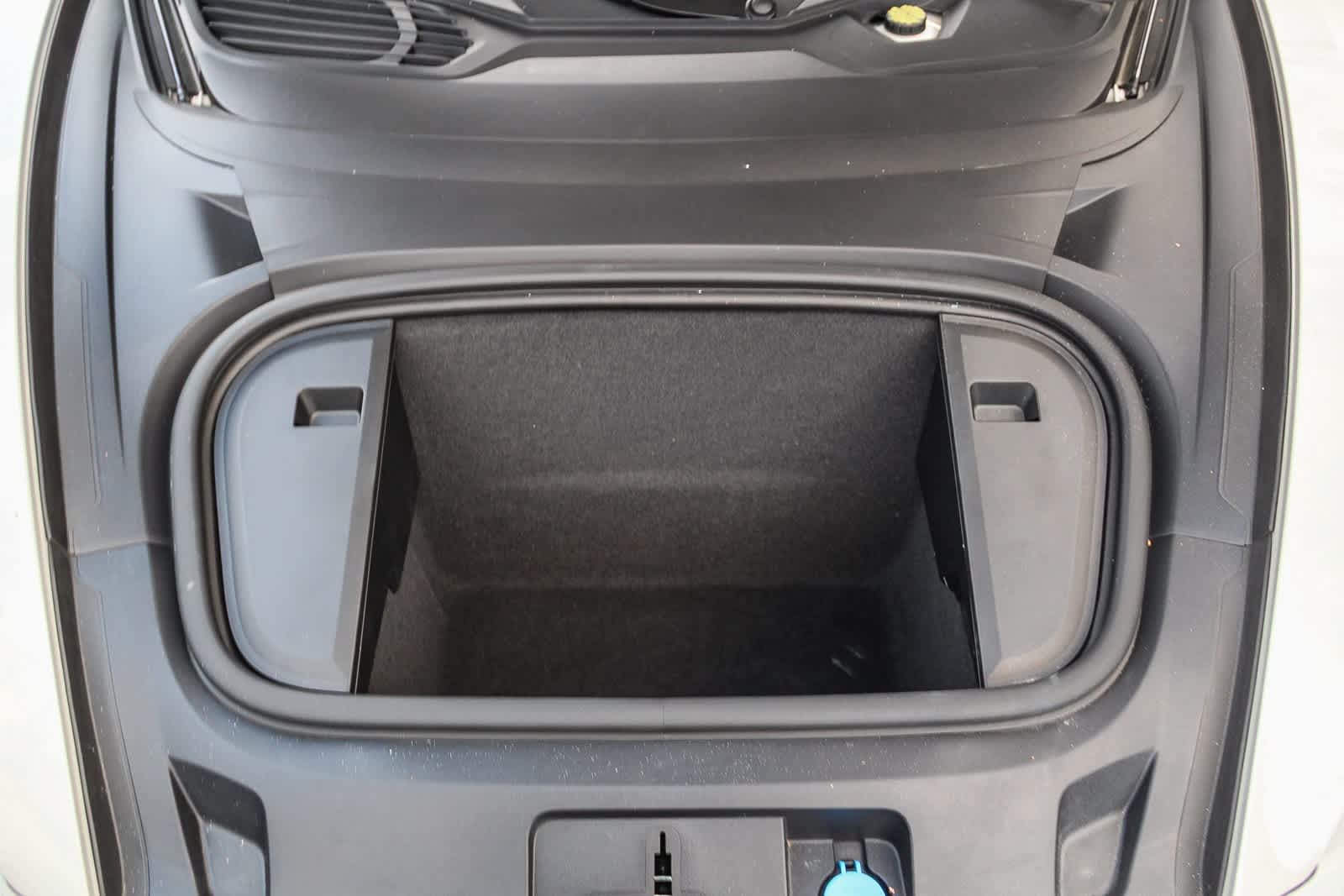 Thumbnail: 2025 Porsche Taycan - 22