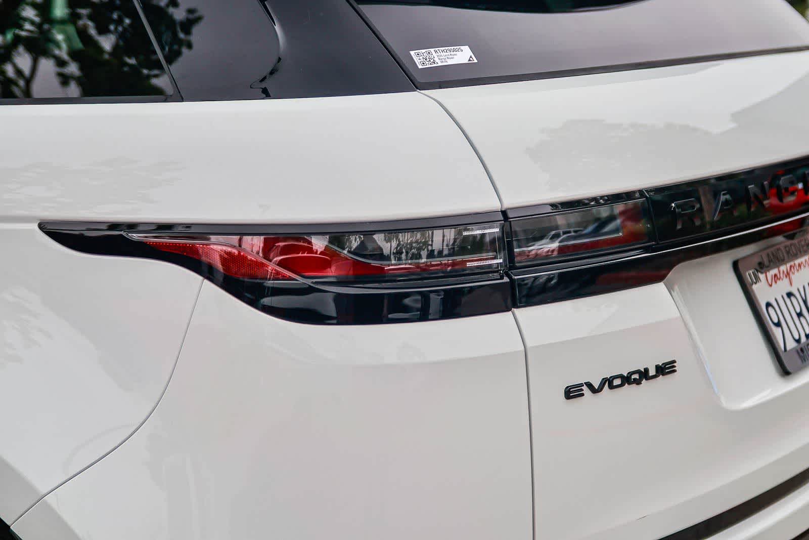 Thumbnail: 2026 Land Rover Range Rover Evoque - 7