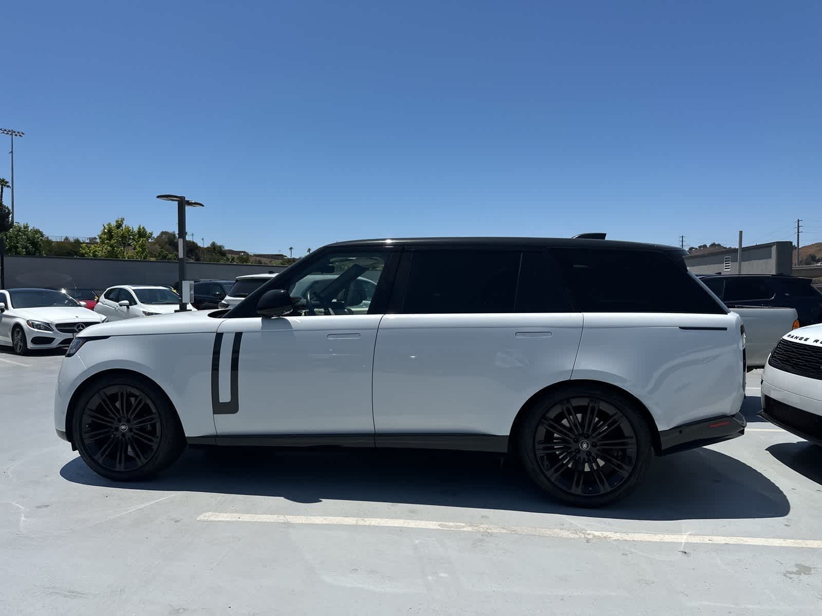 Thumbnail: 2022 Land Rover Range Rover - 5