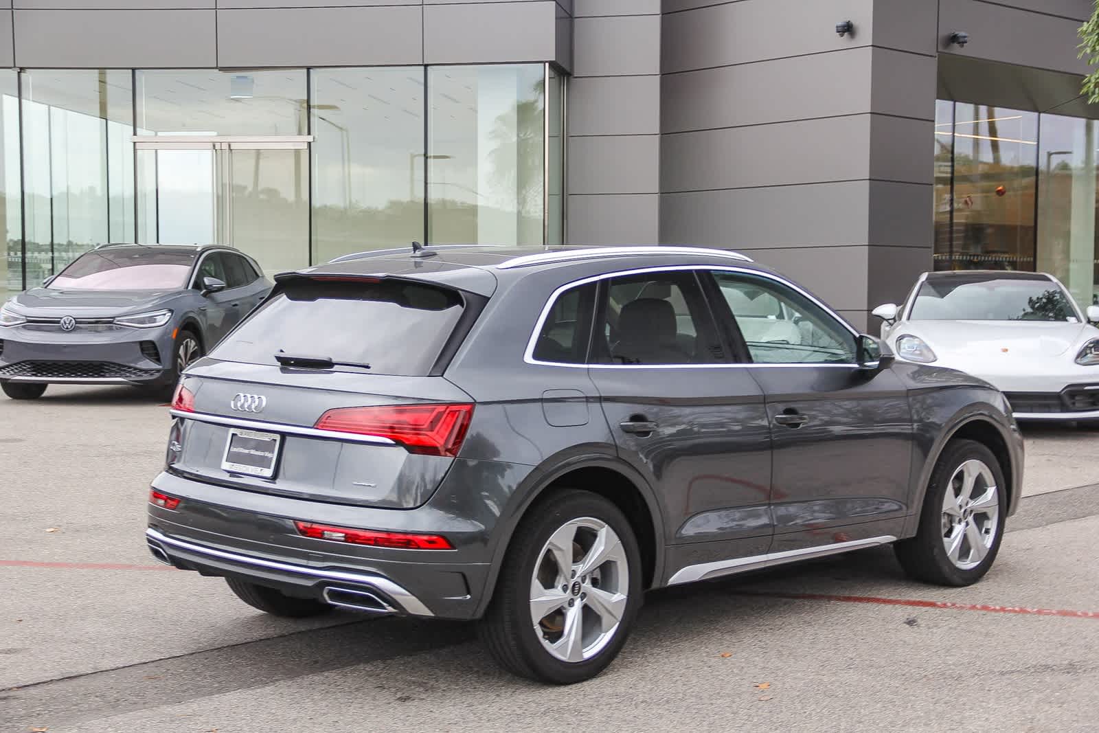 Thumbnail: 2023 Audi Q5 - 4