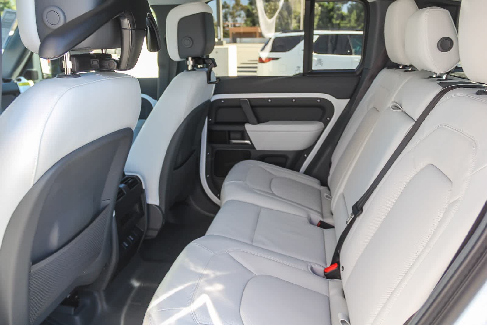 Thumbnail: 2026 Land Rover Defender - 17