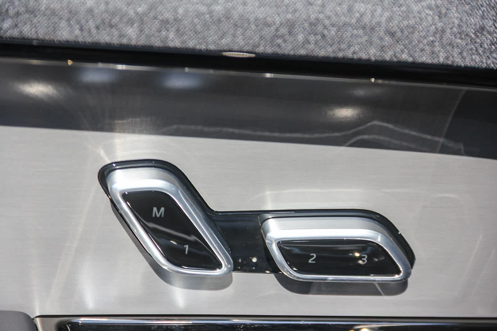 Thumbnail: 2025 Land Rover Range Rover Sport - 18