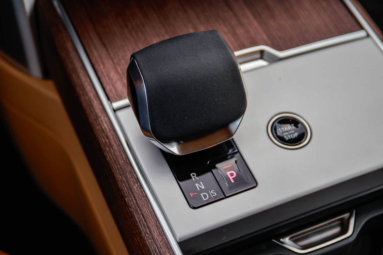 Thumbnail: 2026 Land Rover Range Rover - 24