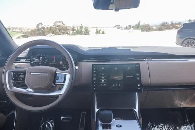Thumbnail: 2025 Land Rover Range Rover - 12