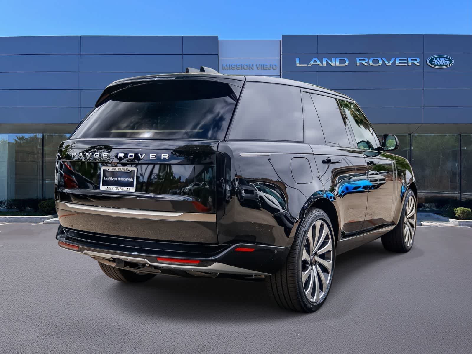 Thumbnail: 2026 Land Rover Range Rover - 4