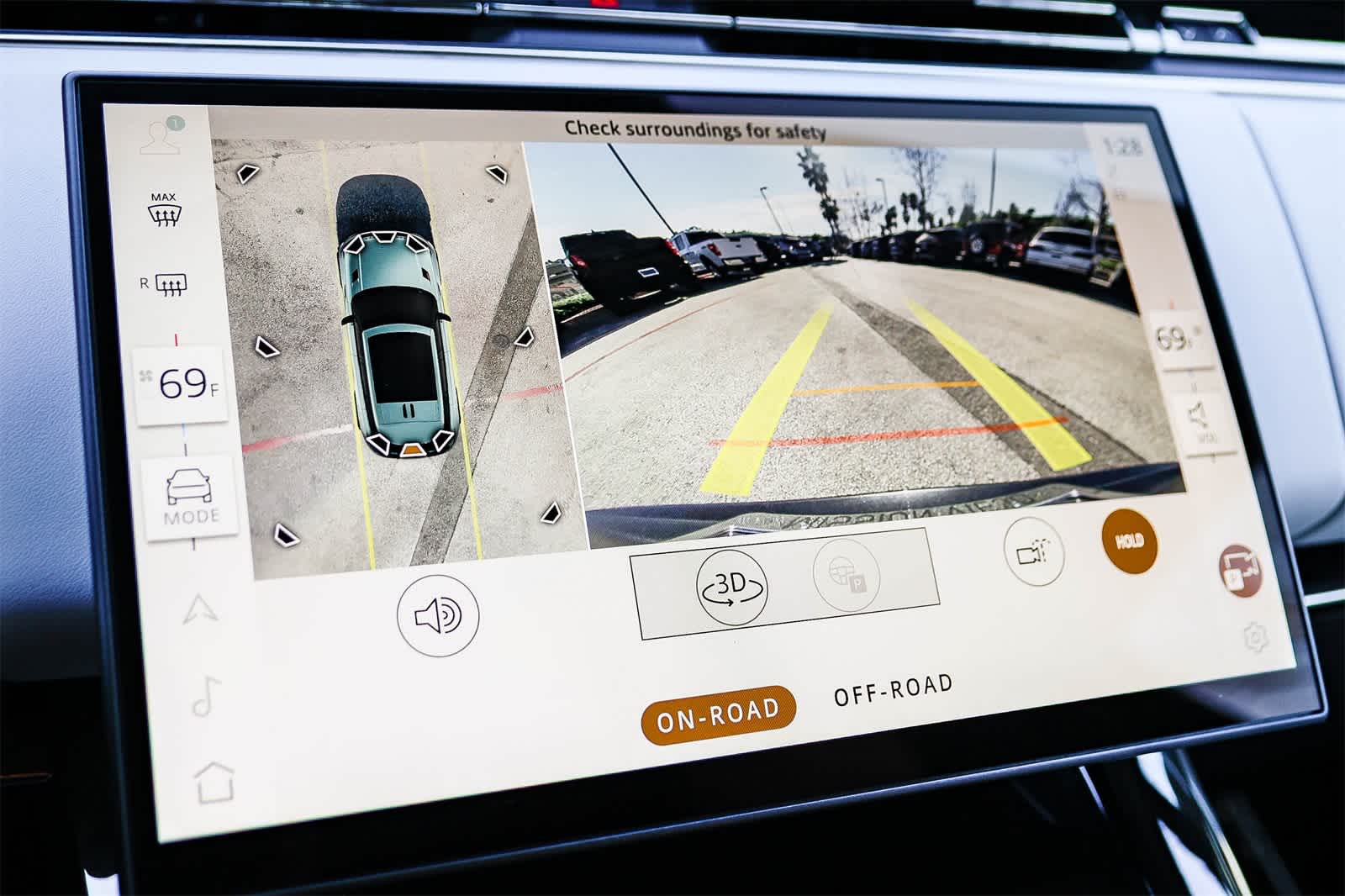 Thumbnail: 2025 Land Rover Range Rover Sport - 25