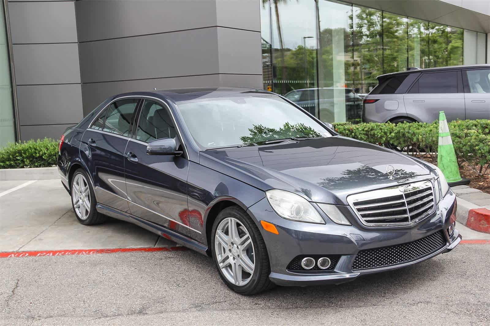 Thumbnail: 2010 Mercedes-Benz E-Class - 3