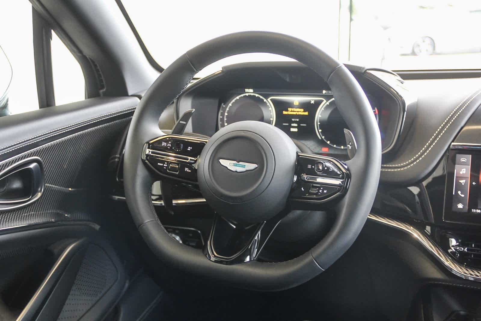 Thumbnail: 2025 Aston Martin DBX - 22