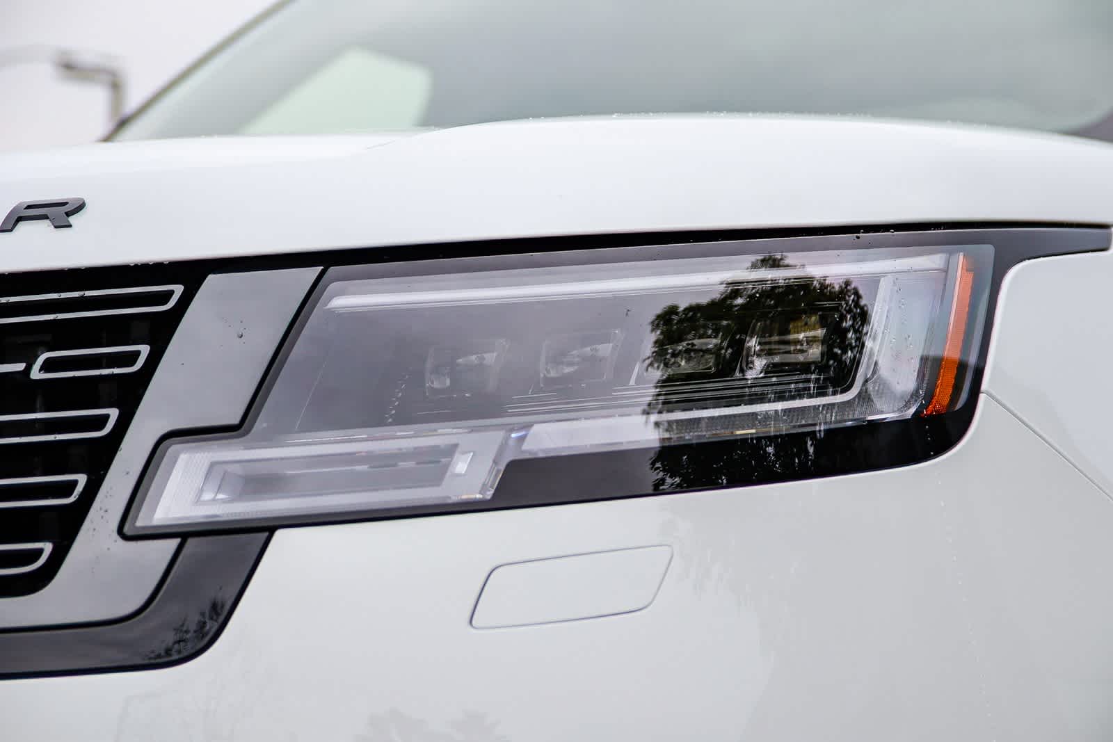 Thumbnail: 2026 Land Rover Range Rover - 10