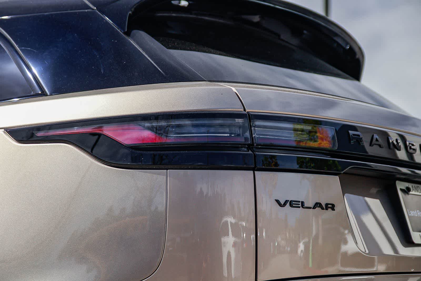 Thumbnail: 2026 Land Rover Range Rover Velar - 7
