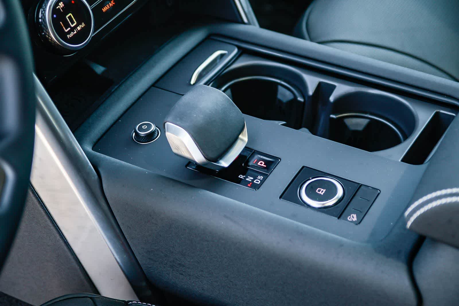 Thumbnail: 2026 Land Rover Discovery - 20