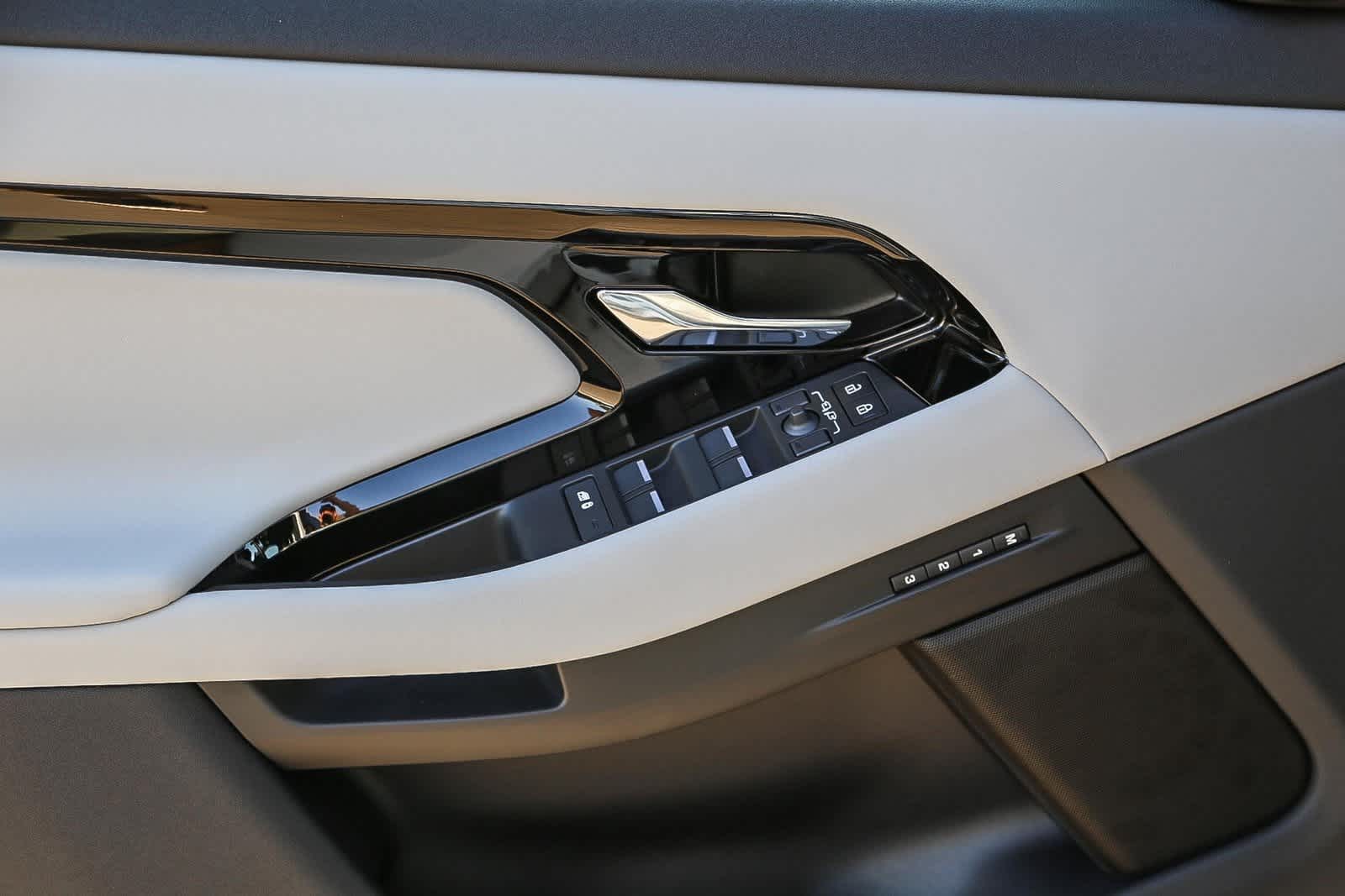 Thumbnail: 2026 Land Rover Range Rover Evoque - 20