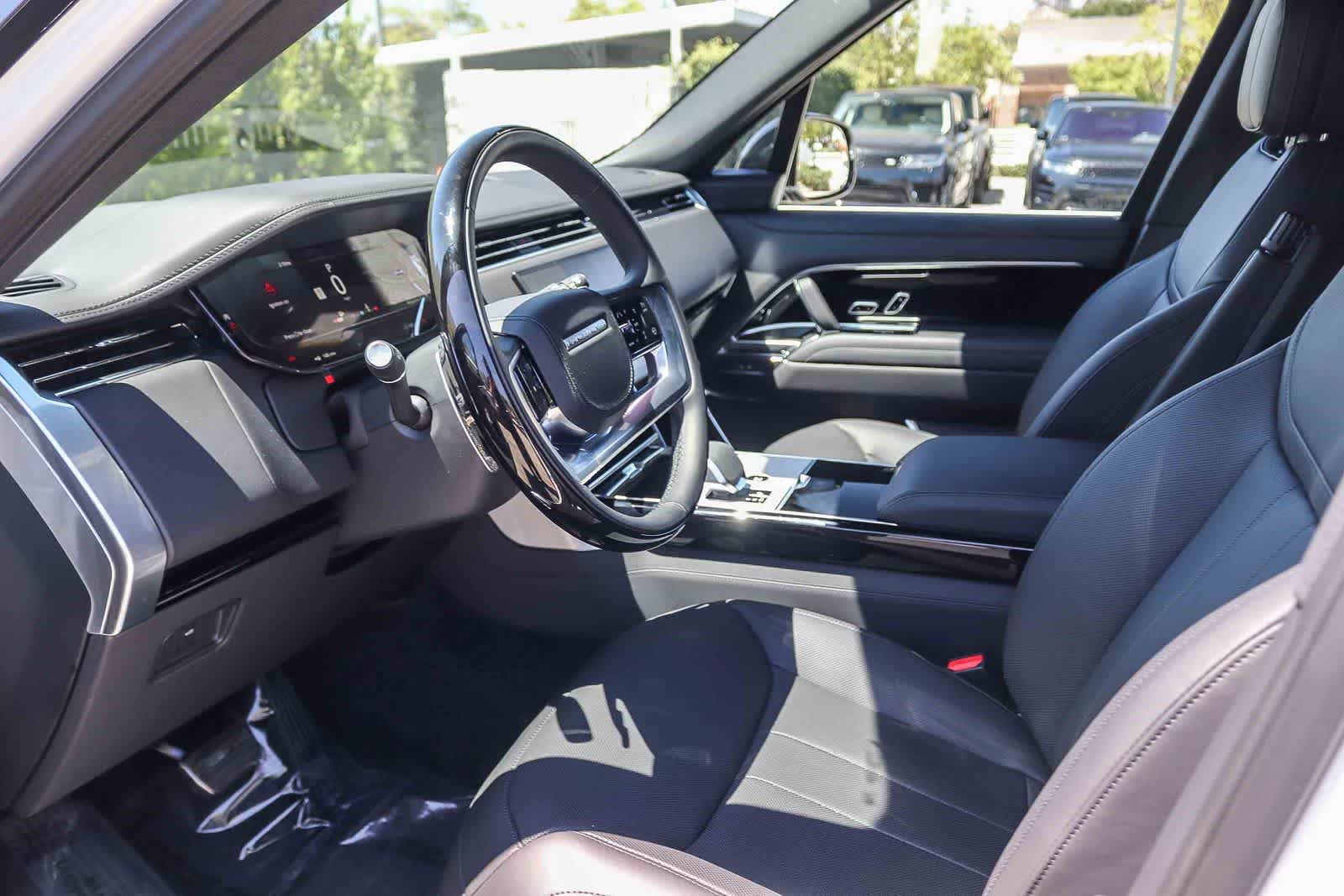 Thumbnail: 2026 Land Rover Range Rover - 18