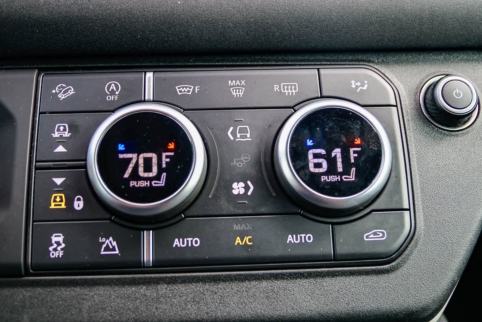 Thumbnail: 2020 Land Rover Defender - 27