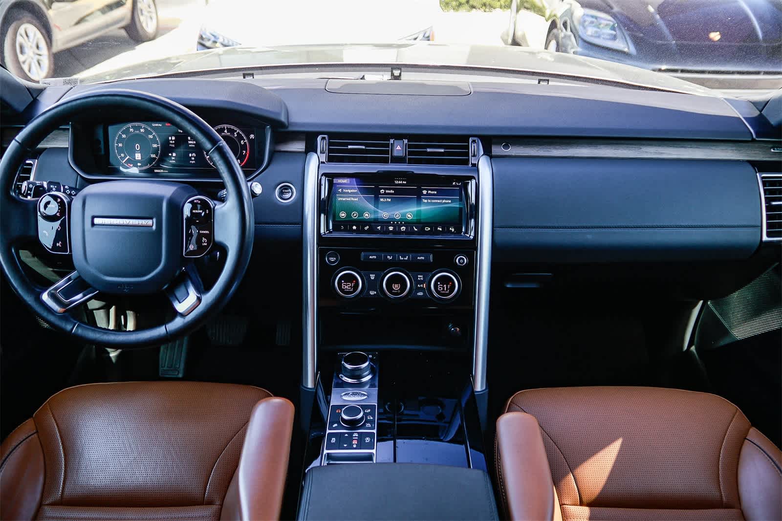 Thumbnail: 2020 Land Rover Discovery - 12