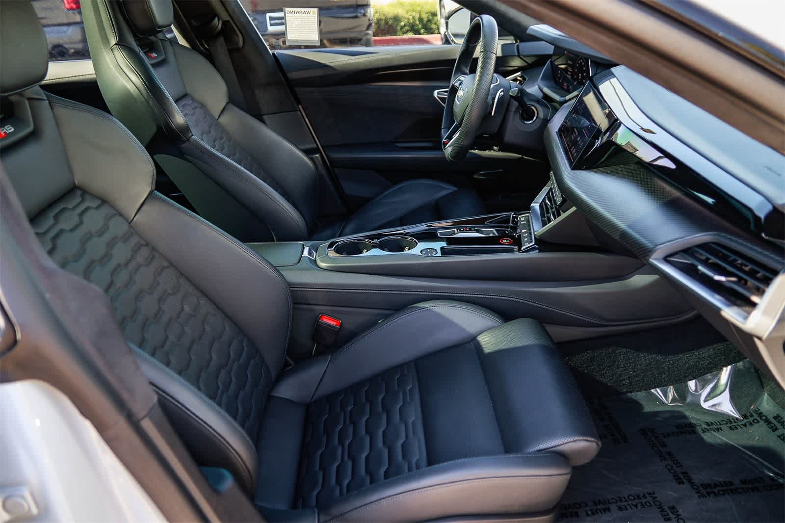 Thumbnail: 2024 Audi RS e-tron GT - 17