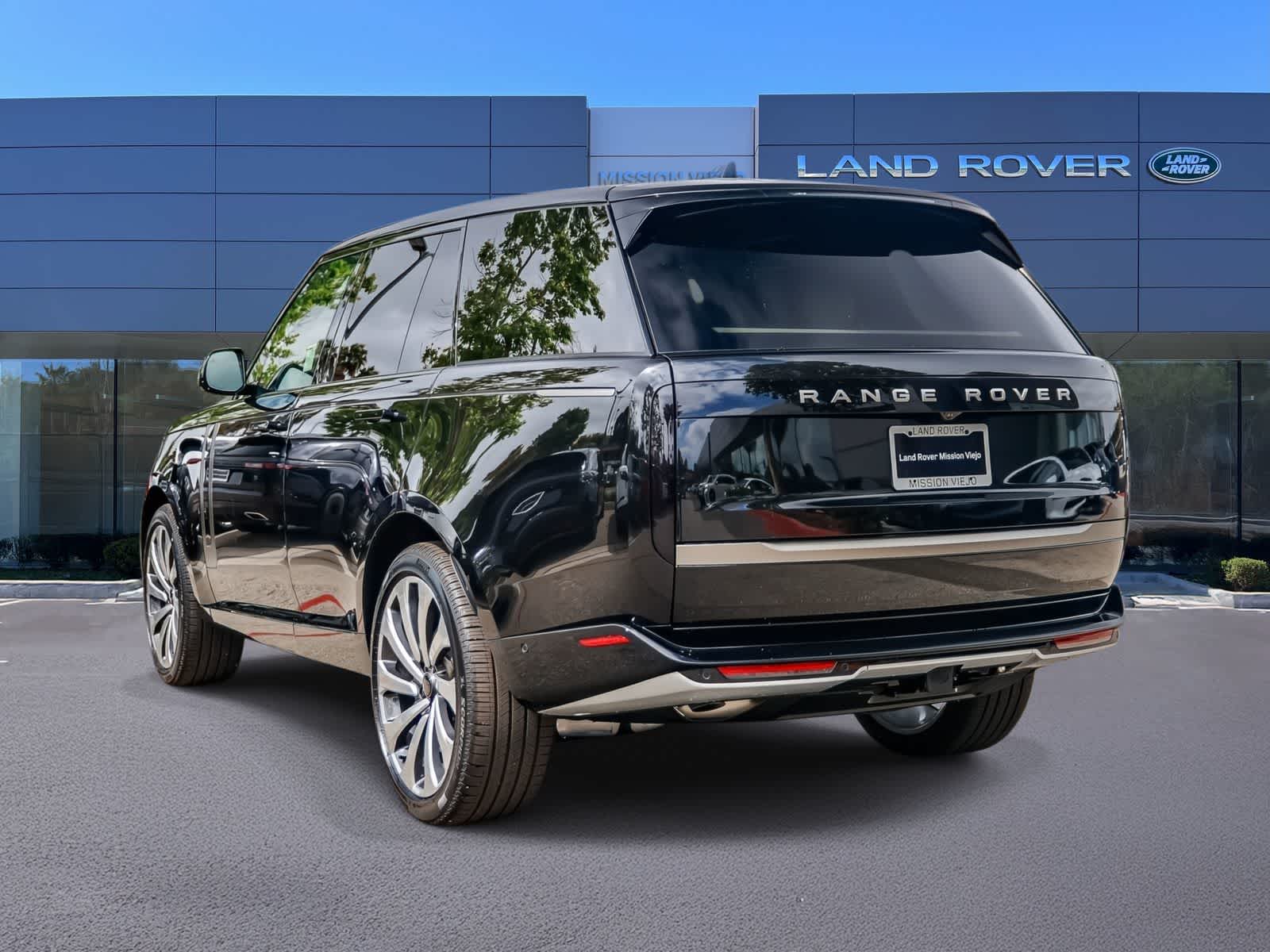 Thumbnail: 2026 Land Rover Range Rover - 6